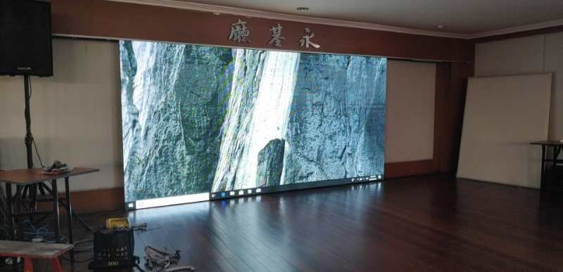 หน้าจอ LED วิดีโอในร่ม SMD 2020 1000mcd ความสว่างสูง LED Video Board โรงงานเซินเจิ้น